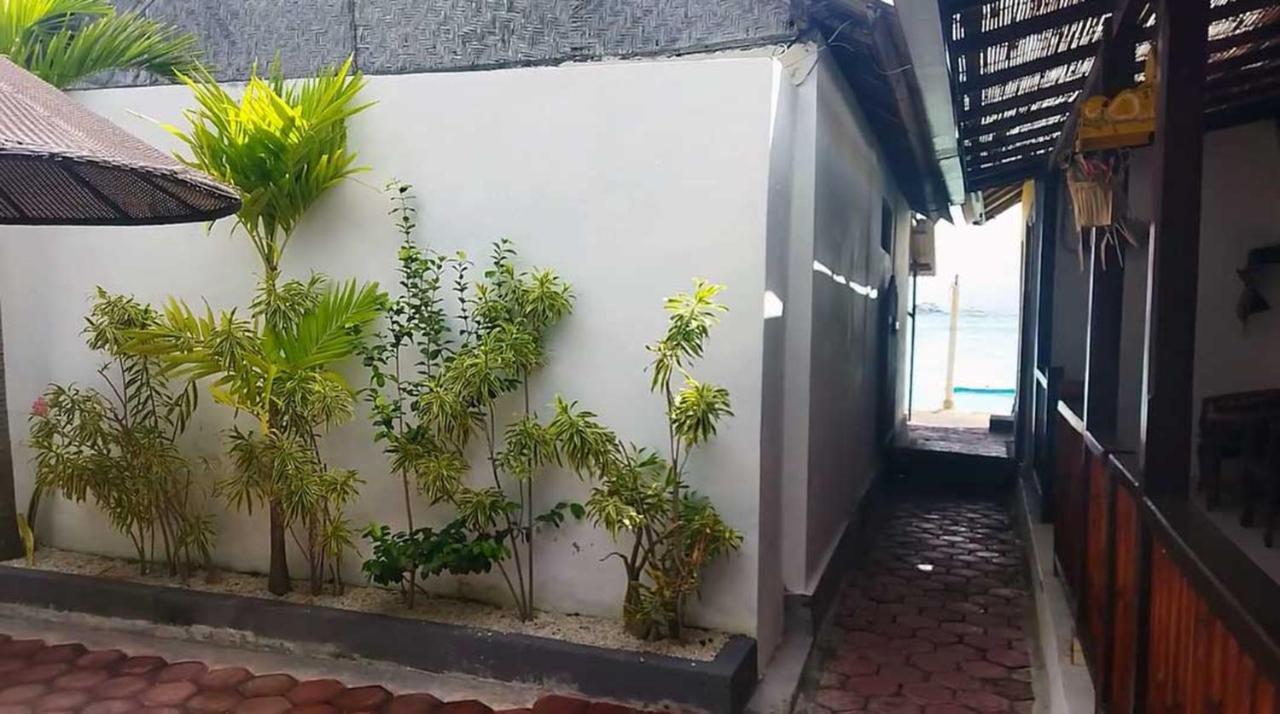 Pantai Bungalow Lembongan Island Esterno foto